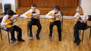 ??? Такого вы ещё не слышали!???Учащиеся МБУСДХШ, А.Александров."Гимн Российской Федерации"на домра