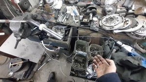 Урал, Днепр. Человеческая ручка газа,общепринятой конструкции.