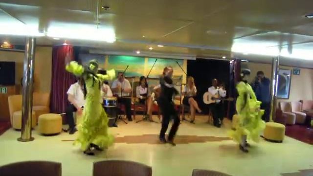 Развлекательная программа на Adriana смотреть онлайн