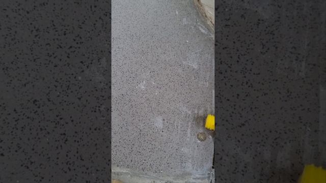 Моментальное удаление с плитки следов плиточного клея, известнякого налета. смотреть онлайн