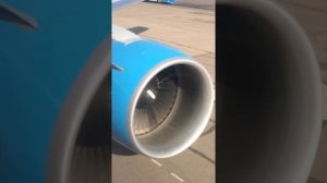 Start airplane engine boeing 767. Запуск двигателя самолёта