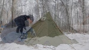 Снегопад, дикий зимний лес. Моя первая зимняя ночевка с палаткой и печкой. Готовлю вкусный ужин!