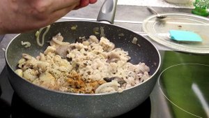 Ужин на скорую руку . Паста с курицей и грибами .  Простой рецепт