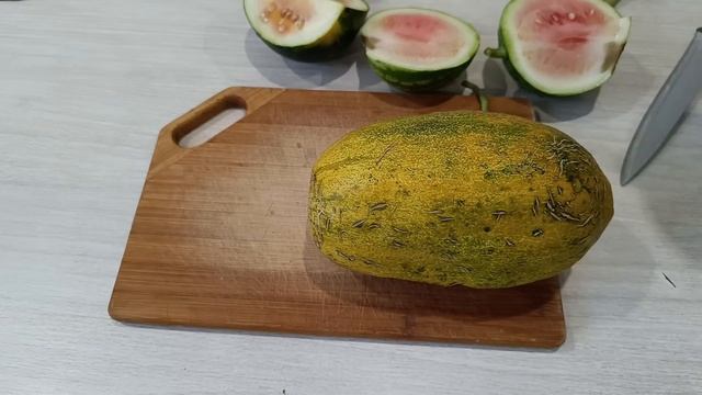 Купили кормовой картофель. Переселили вторую маму курицу. Собрали небывалый урожай арбузов. смотреть онлайн