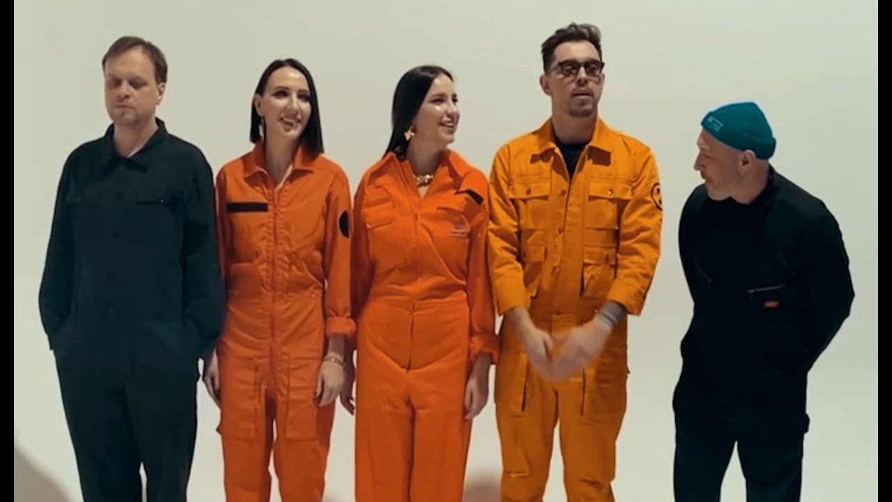 ЛондонParis - Милая (C Другой Стороны Пластинки) или До Свидания, 2023-й! смотреть онлайн