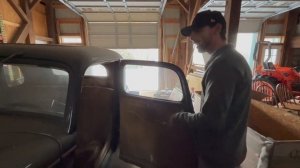 Here's how a '33 Ford Coupe is DIFFERENT than a 1934 FORD - Barn Find