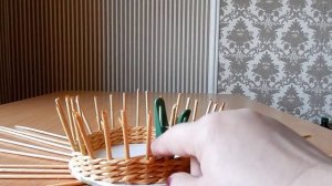 ПЛЕТЕНИЕ ИЗ ГАЗЕТ КОРЗИНА  мастер класс  1 ЧАСТЬ