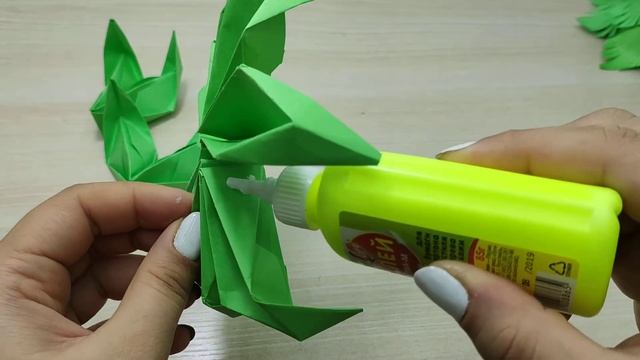 КАК СДЕЛАТЬ ЕЛКУ ИЗ БУМАГИ / НОВОГОДНЯЯ ЕЛКА / ЕЛКА ИЗ БУМАГИ СВОИМИ РУКАМИ / CRISTMAS ORIGAMI TREE смотреть онлайн