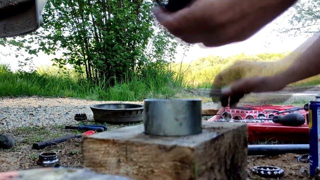 Замена заднего ступичного подшипника Решение проблем. Как запрессовать подшипник без пресса и тиско смотреть онлайн
