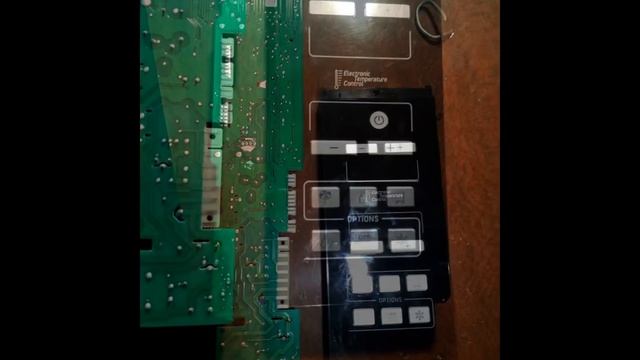 Ремонт Электронный модуль плата  холодильника Indesit / Ariston