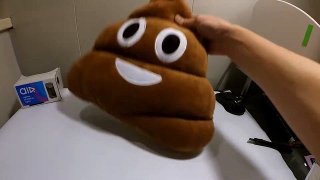 Прикол из Китая подушка Какашка смотреть онлайн