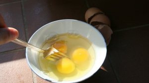 Яичница-болтунья простая