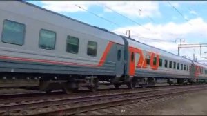 ЭП1М-690 с пассажирским поездом Кисловодск-Санкт-Петербург отправился со ст.Минеральные-Воды и прив