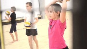 Детские тренировки в Академии пляжного волейбола Дмитрия Карпова