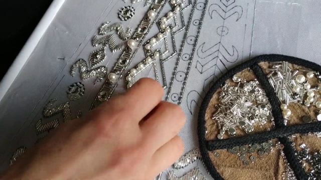 Вышивка свадебного платья