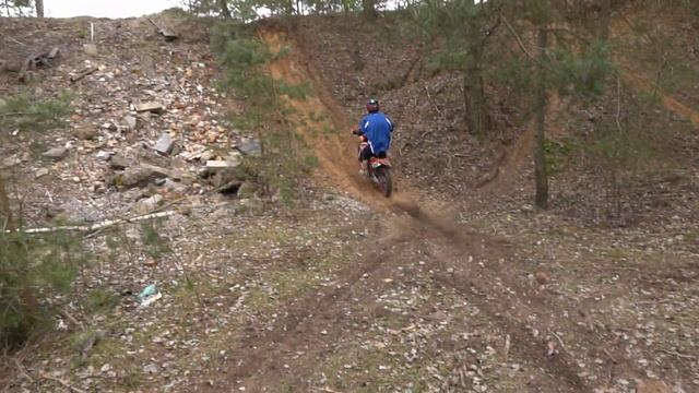 GR-1 против X250 на эндуро трассе смотреть онлайн