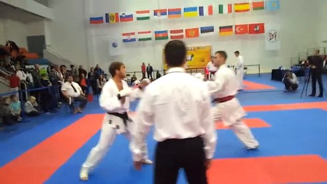 Володя Сахвадзе отрабатывает гяку-дзуки!:))) смотреть онлайн