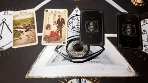 ПОЧЕМУ НЕ ПИШЕТ И НЕ ЗВОНИТ? ТАРО