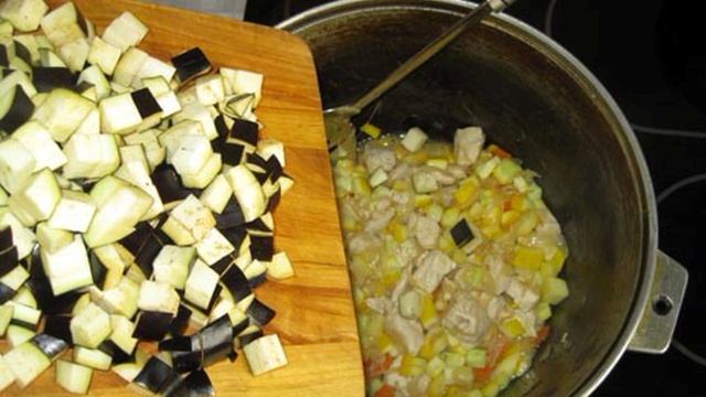 Рагу с мясом и кабачками