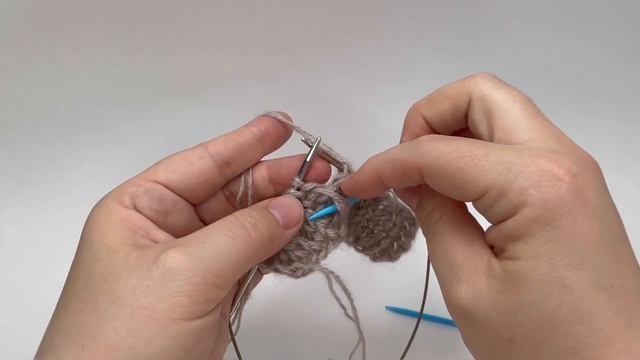 Я сожалею, что искала всегда самые необычные узоры! Красота в простоте! Патентная резинка с косами.