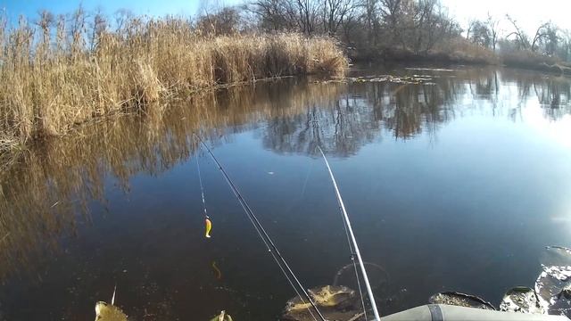 ЛОВЛЯ ОКУНЯ НА МИКРОДЖИГ удачная рыбалка на СПИННИНГ УЛЬТРАЛАЙТ