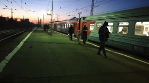 Электропоезд ЭД4М прибывает на станцию Бронницы. Следует от Казанского вокзала до Фаустово