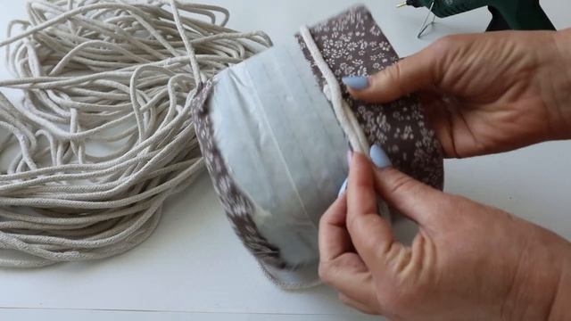 Дорогущие корзины в магазине не покупаю. Взяла пластиковую бутылку и сделала сама ничуть не хуже смотреть онлайн