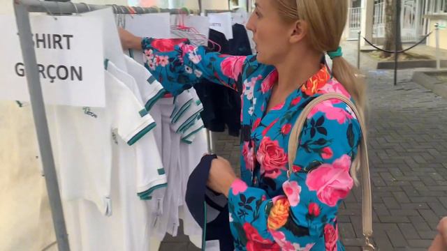 Юниформа для школы на Маврики , выбираем ! процесс идёт смотреть онлайн