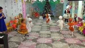 Новогодний утренник 2022 / Танец зайчиков и белочек