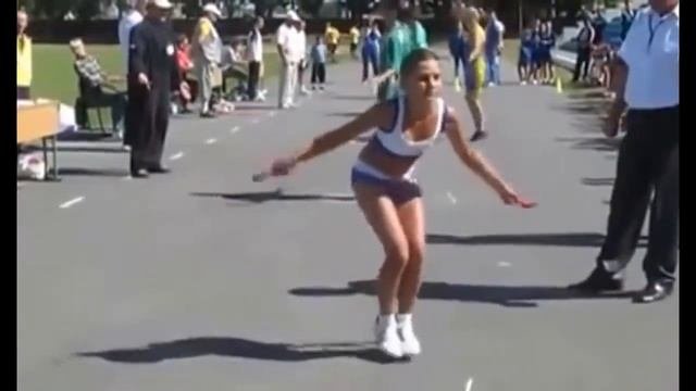 Смешное видео | Как правильно прыгать на скакалке