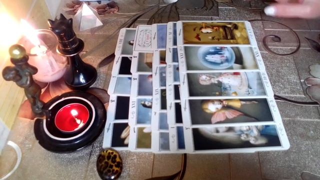 Что говорят за вашей спиной? Кто распускает сплетни, о чем и почему? Таро онлайн расклад