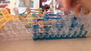 Плетем куколку из резинок ( часть 1) урок 3