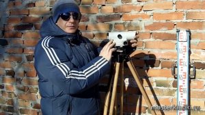 Измерительный инструмент. Оптический нивелир - [© masterkladki]