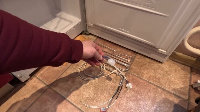 Холодильник Hotpoint ARISTON не работает система оттайки No Frost. смотреть онлайн