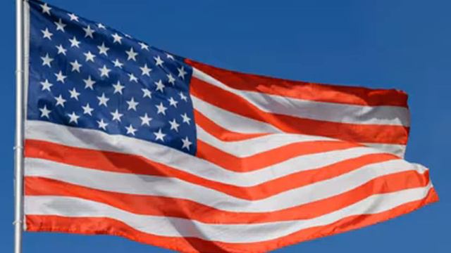 Почему США, имея ДОЛГИ, процветают, а Россия без долгов — нет смотреть онлайн