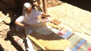 Как делают армянский лаваш. Making Armenian lavash (bread)