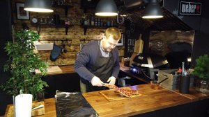 Ребра на электрическом гриле Weber