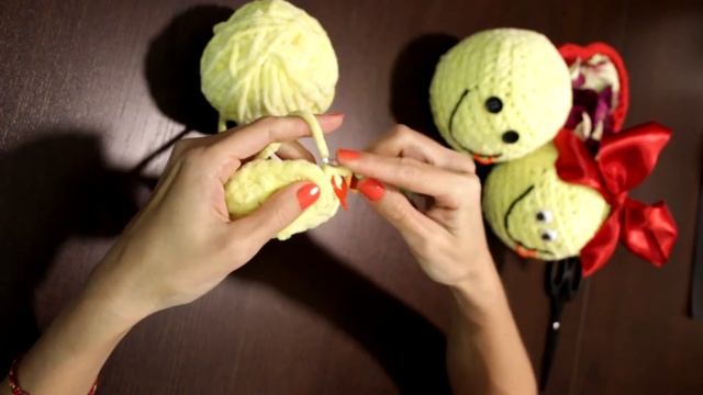 Елочная игрушка. Вяжем Смайлик крючком. Мастер - класс для улыбчивых!