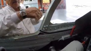 Что  делать перед ПОЛЁТОМ на ИСТРЕБИТЕЛЕ✈️ПРИБОРЫ и кабина РЕАКТИВНОГО самолета?