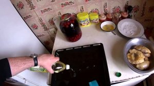 Типичные деревенские будни. Печём пирожки, жарим батон и шашлык