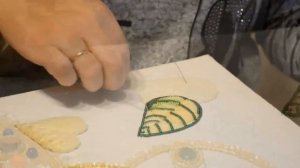 Вышивка бисером по настилу.