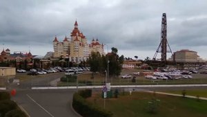 Олимпийские обьекты в олимпийском парке Сочи:стадион«Фишт»,ледовые дворцы«Большой»,«Айсберг»и«Шайба