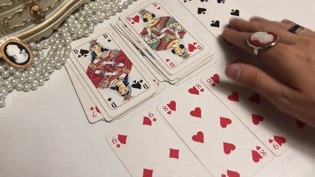 ЛЮБОВНЫЙ ТРЕУГОЛЬНИК. ЭТО ТОЧКА ИЛИ НЕ КОНЕЦ? ГАДАНИЕ НА ИГРАЛЬНЫХ КАРТАХ. КРЕСТОВЫЙ КОРОЛЬ.