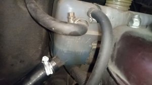 Небольшое ТО: течь тосола ВАЗ Приора