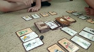 Играем в настольную игру "Манчкин".