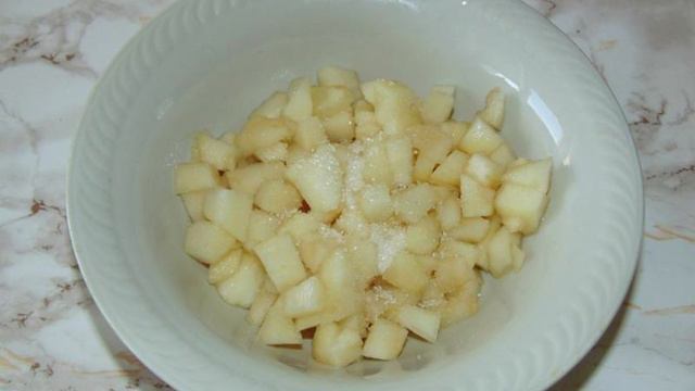 Сладкие конвертики из лаваша с грушей
