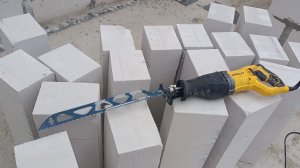дом из газоблоков за месяц готов. научился пилить пеноблоки сабельной STANLEY по газобетону полотно