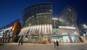 Торговый центр "Метрополис". Ужин в кафе "Zest". Москва.