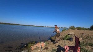 Осенняя рыбалка, крупный Карась на большой реке, очередная разведка, в поисках воблы