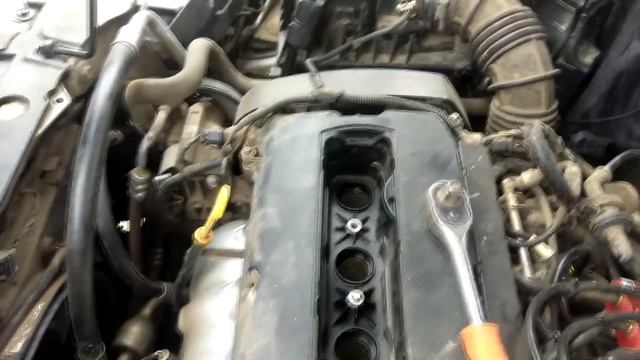 ЗАМЕНА СВЕЧЕЙ ЗАЖИГАНИЯ ШЕВРОЛЕ КРУЗ 1.8.Replacing spark plugs for Chevrolet Cruze 1.8 2012 смотреть онлайн